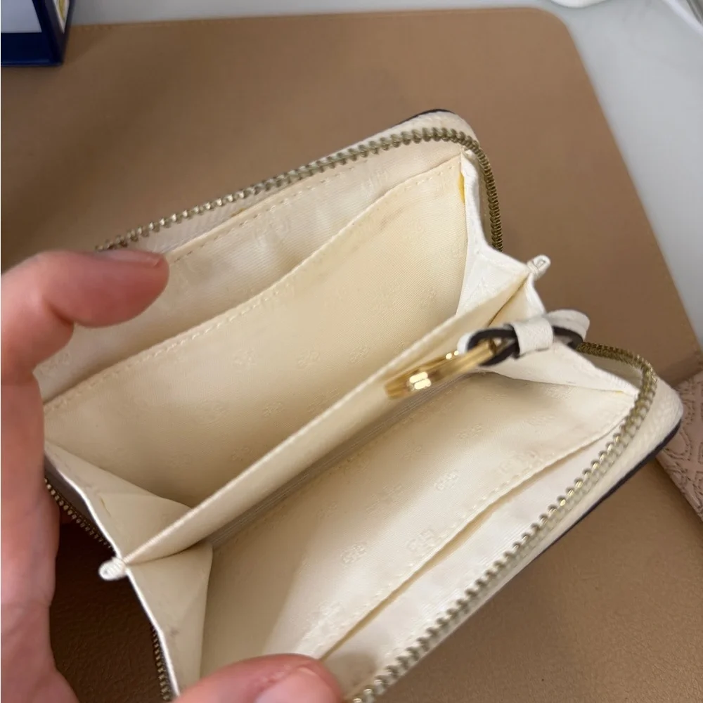 Tory Burch White Saffiano Zip Wallet with Gold Logo - Picture 3 of 3